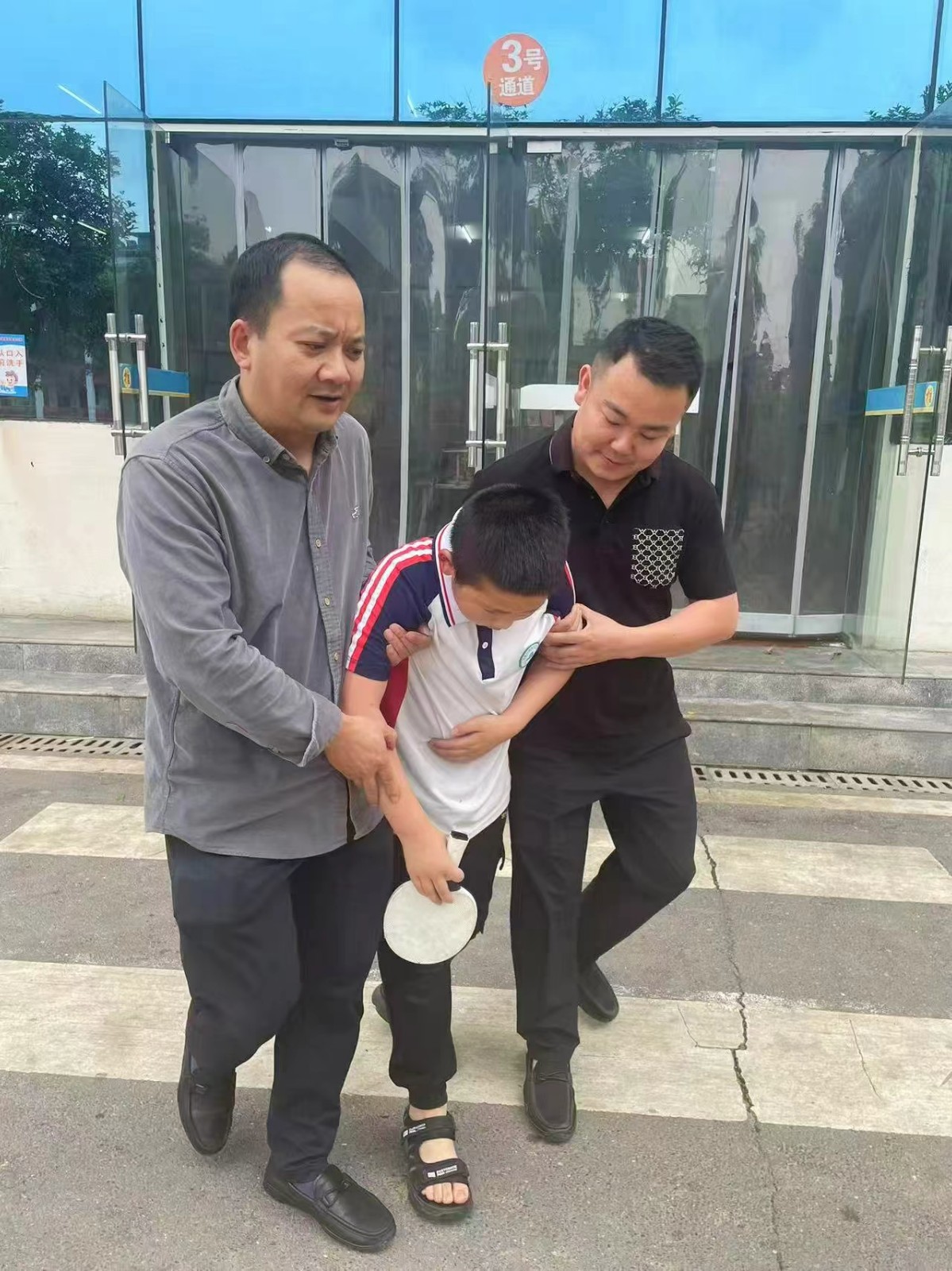 塘渡口鎮(zhèn)第五完全小學(xué)開展食物中毒應(yīng)急演練 筑牢校園食品安全防線