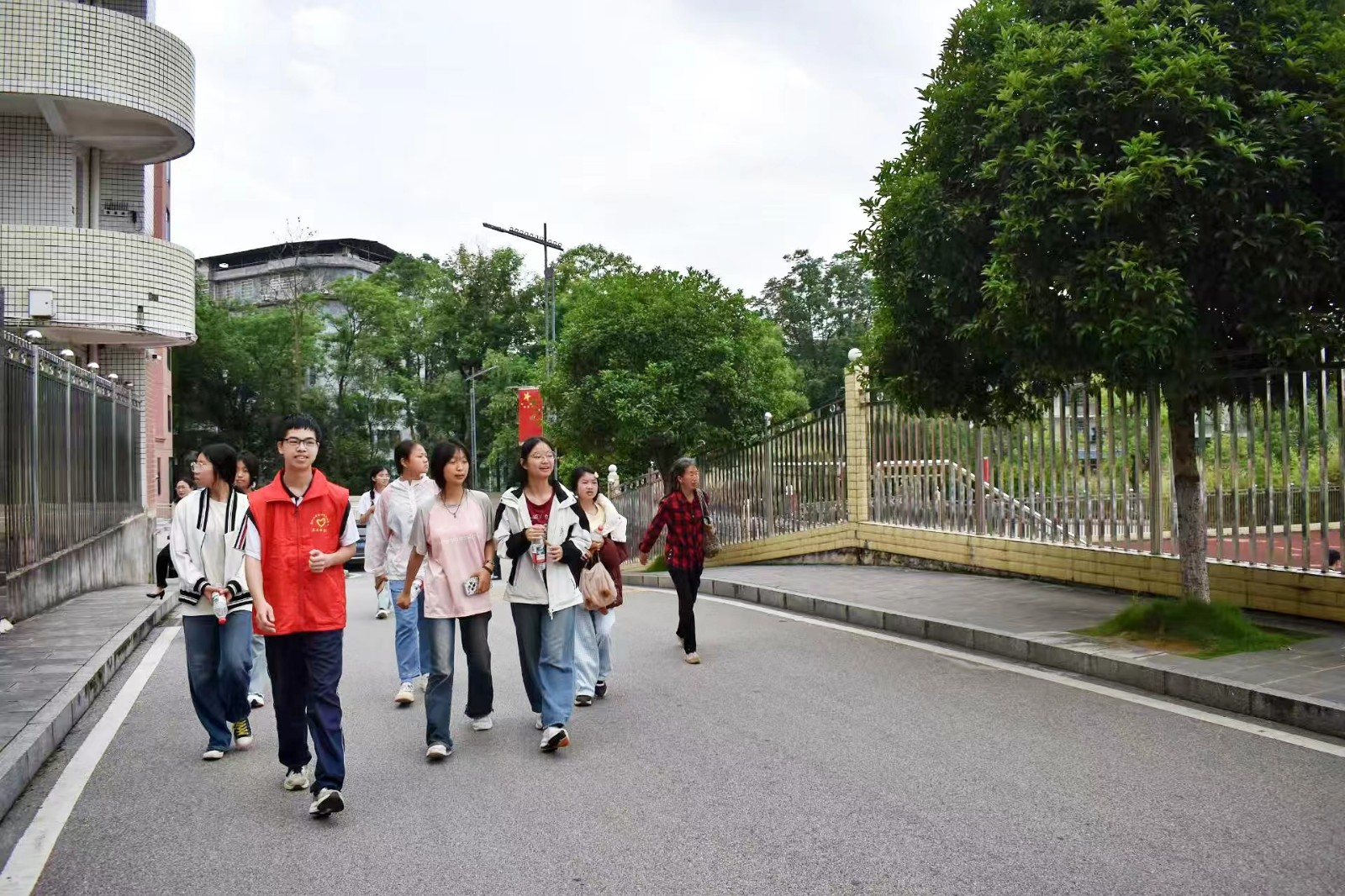 隆回二中開展“校園開放日”