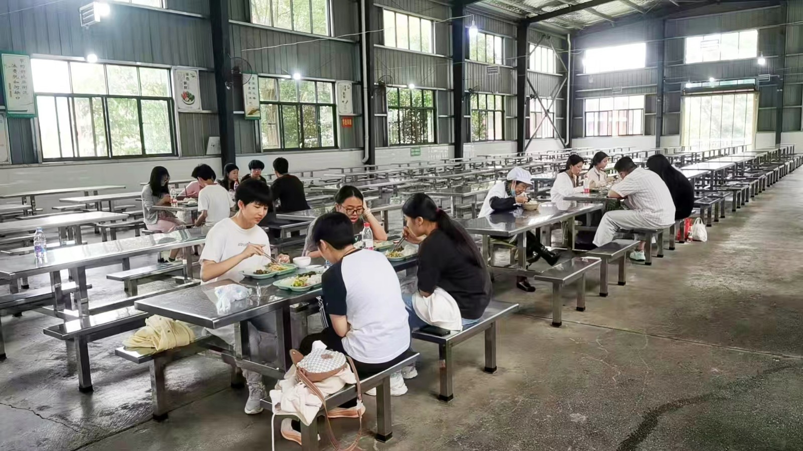 隆回二中開展“校園開放日”