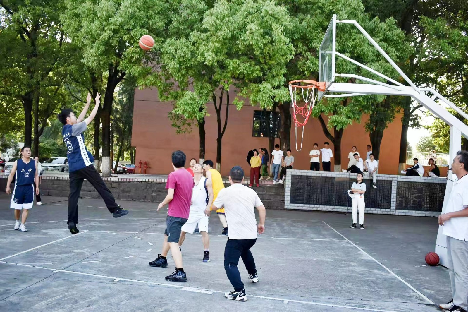 隆回二中舉行政教杯教工籃球賽