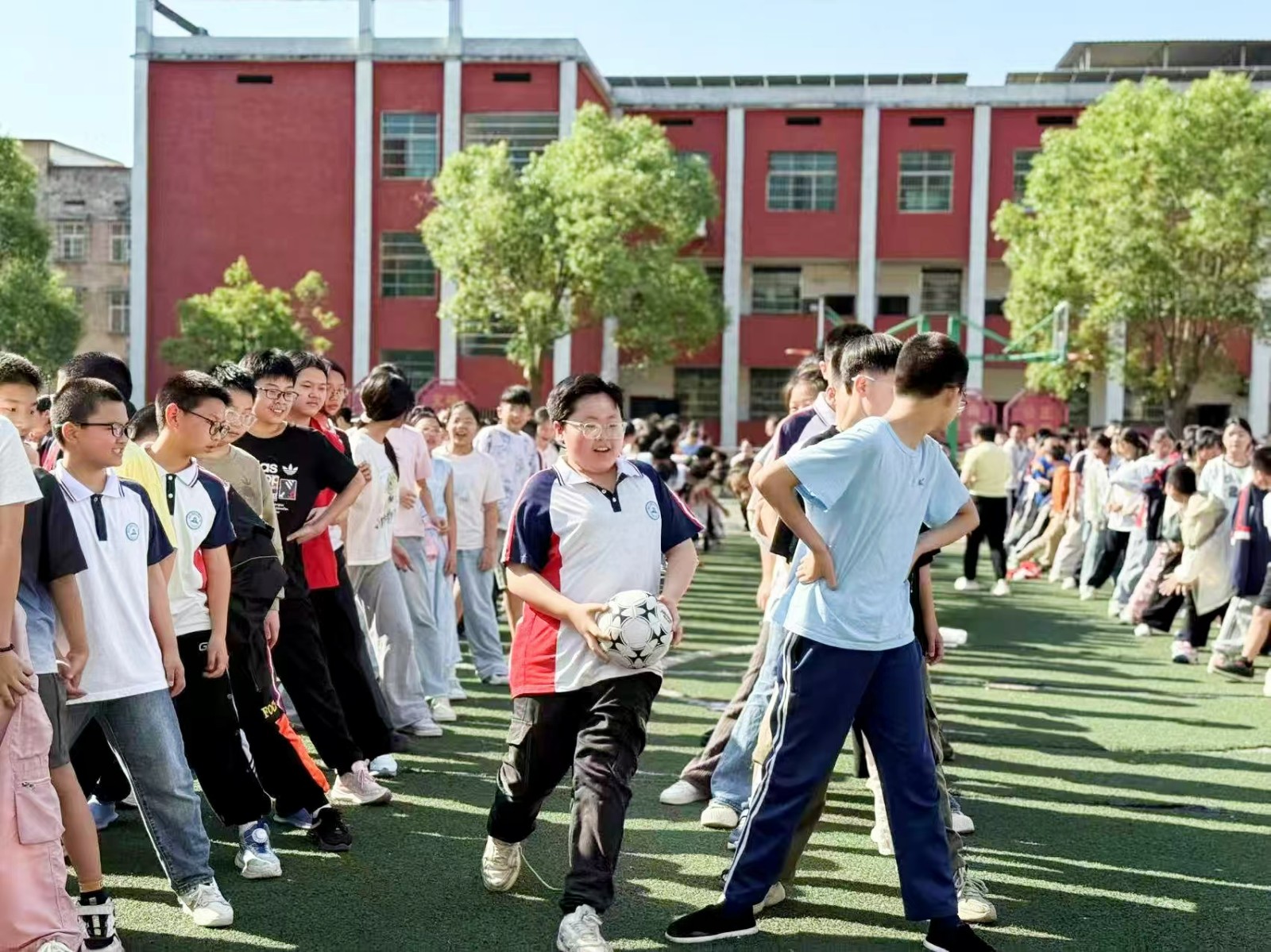 “釋放情緒 綻放自我 展望自我”