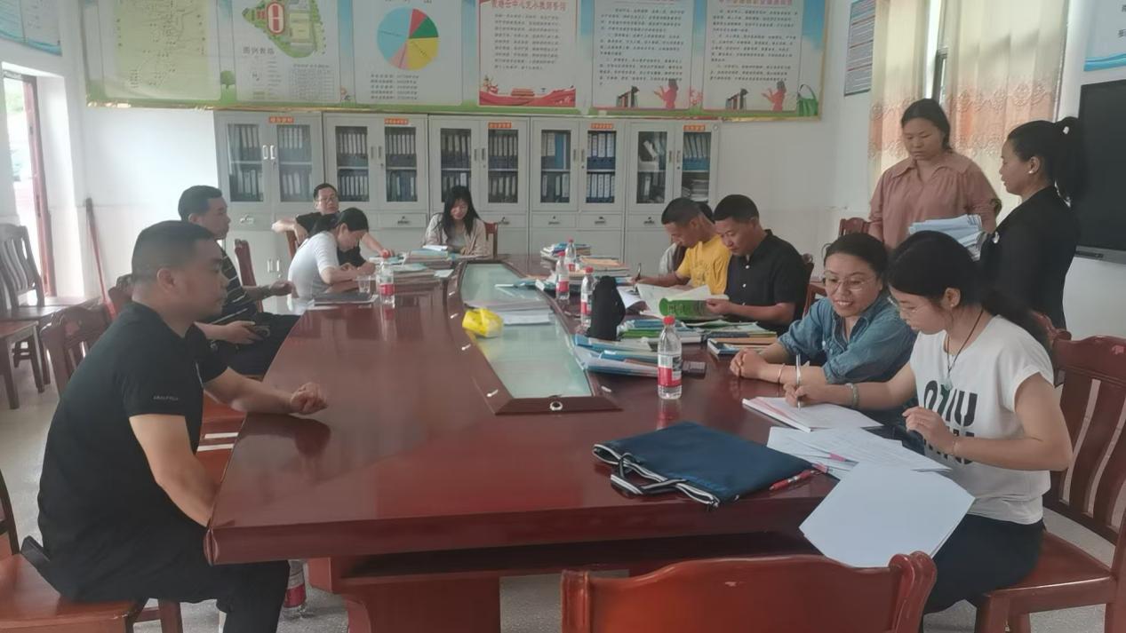 督導(dǎo)檢查促發(fā)展  規(guī)范行為上臺(tái)階