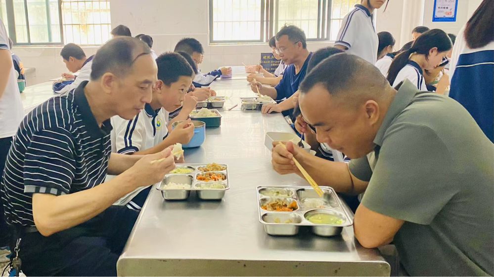 “餐”與陪伴，“味”愛守護(hù)——竹市鎮(zhèn)中學(xué)