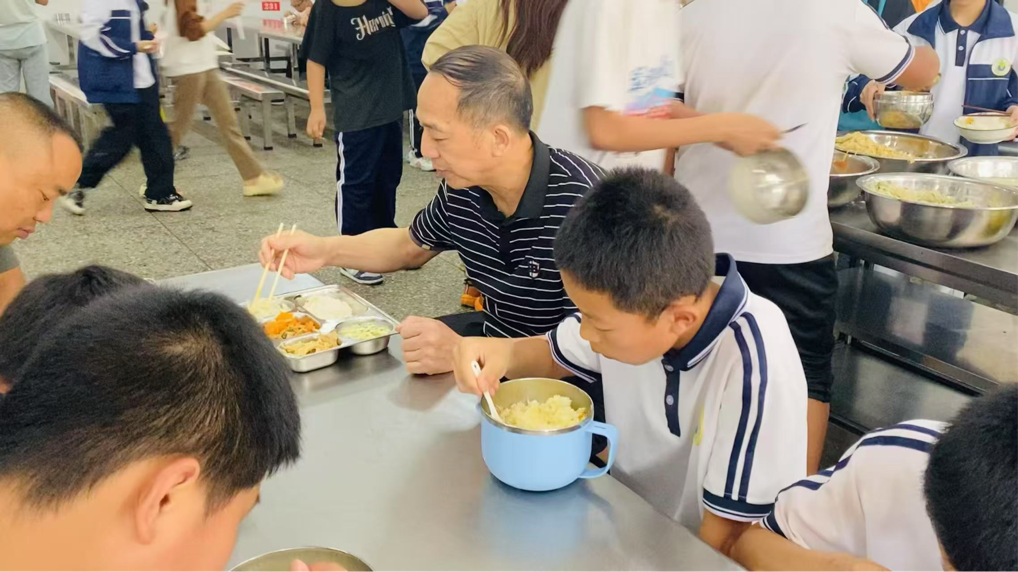 “餐”與陪伴，“味”愛守護(hù)——竹市鎮(zhèn)中學(xué)