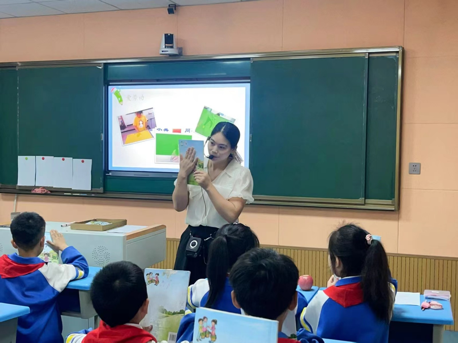 跨學(xué)科碰撞點(diǎn)燃思維火花，多元課堂書寫教育新篇章