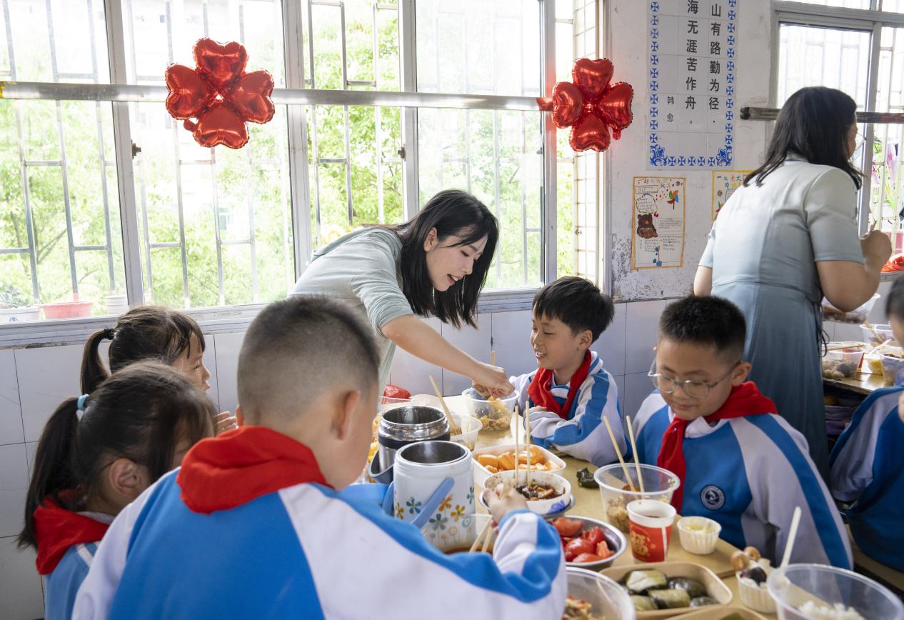 舌尖上的成長：邵東市城區(qū)二小以美食節(jié)激活德育新動能?