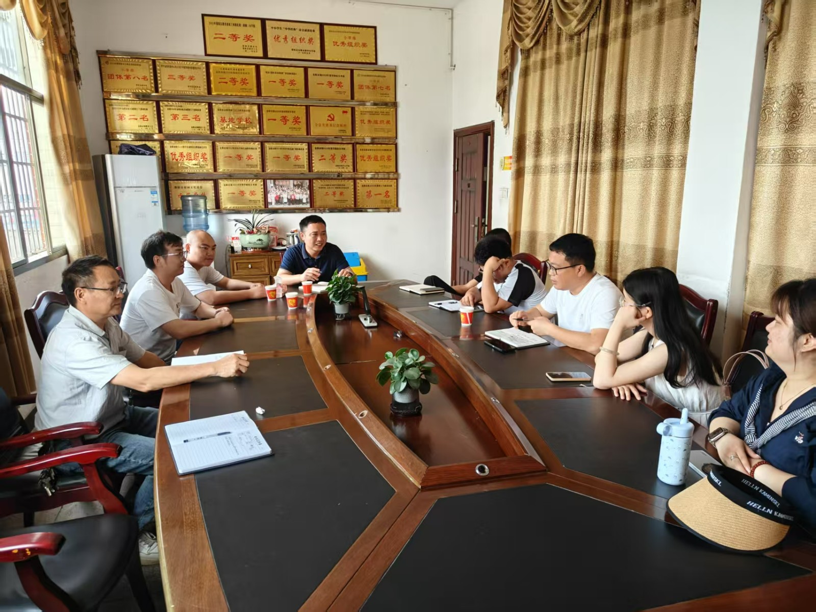 金稱市鎮(zhèn)中心完小開展食品安全應(yīng)急演練