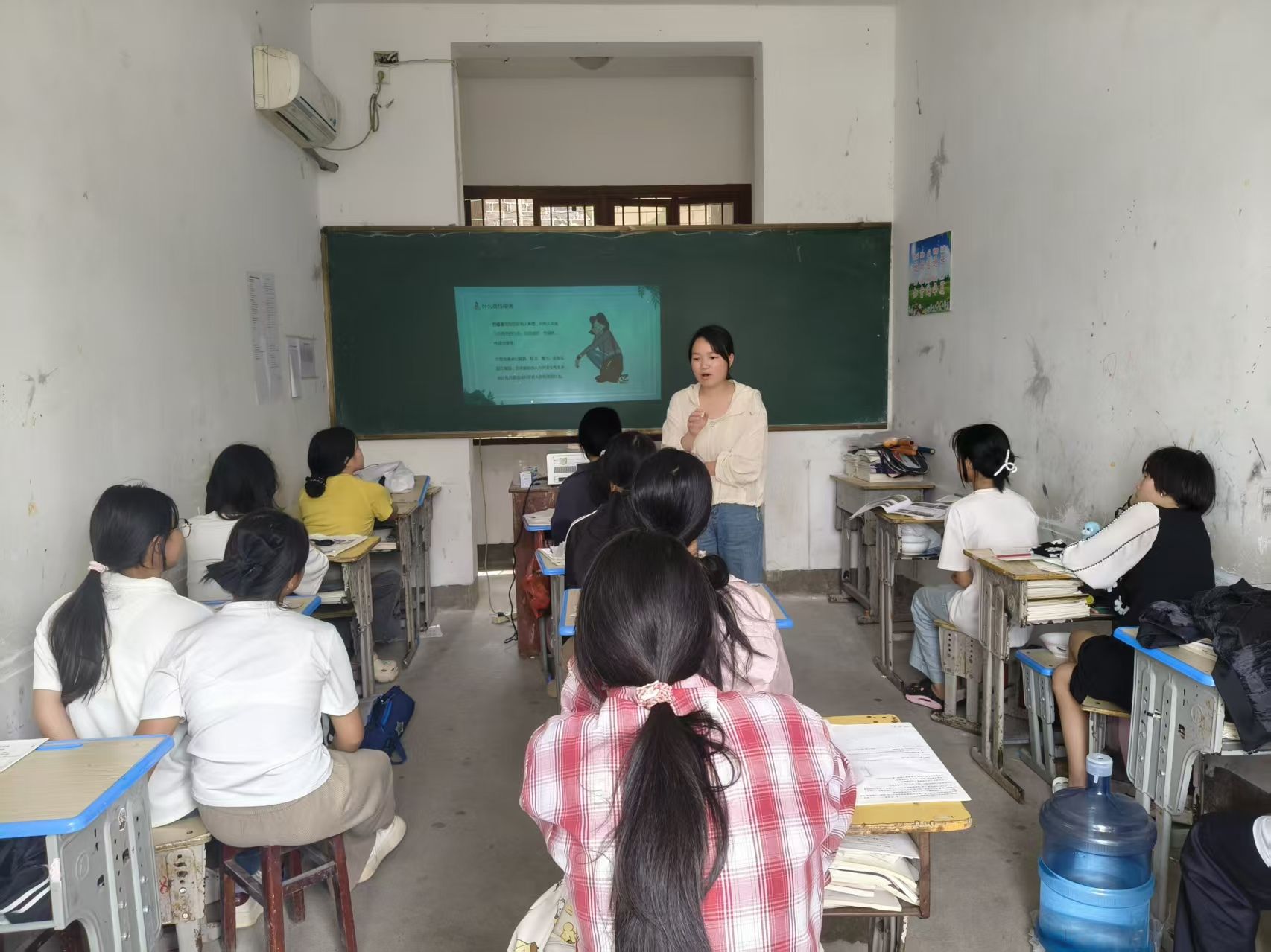 白馬田中學(xué)多項并舉開展利劍護蕾行動