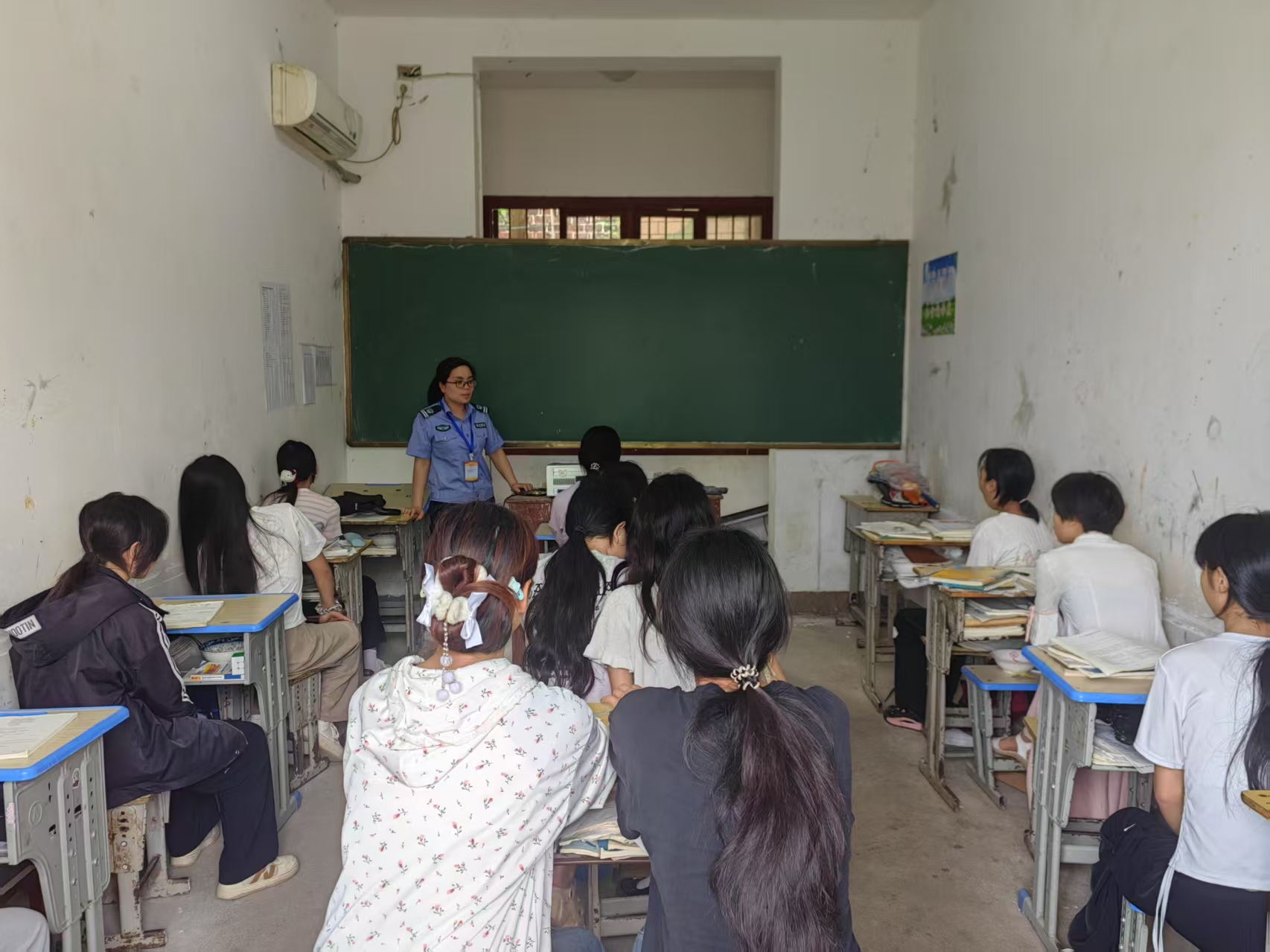 白馬田中學(xué)多項并舉開展利劍護蕾行動