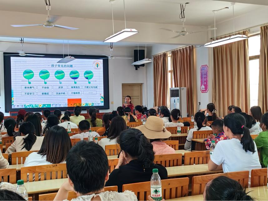 利劍護(hù)蕾    你我同行