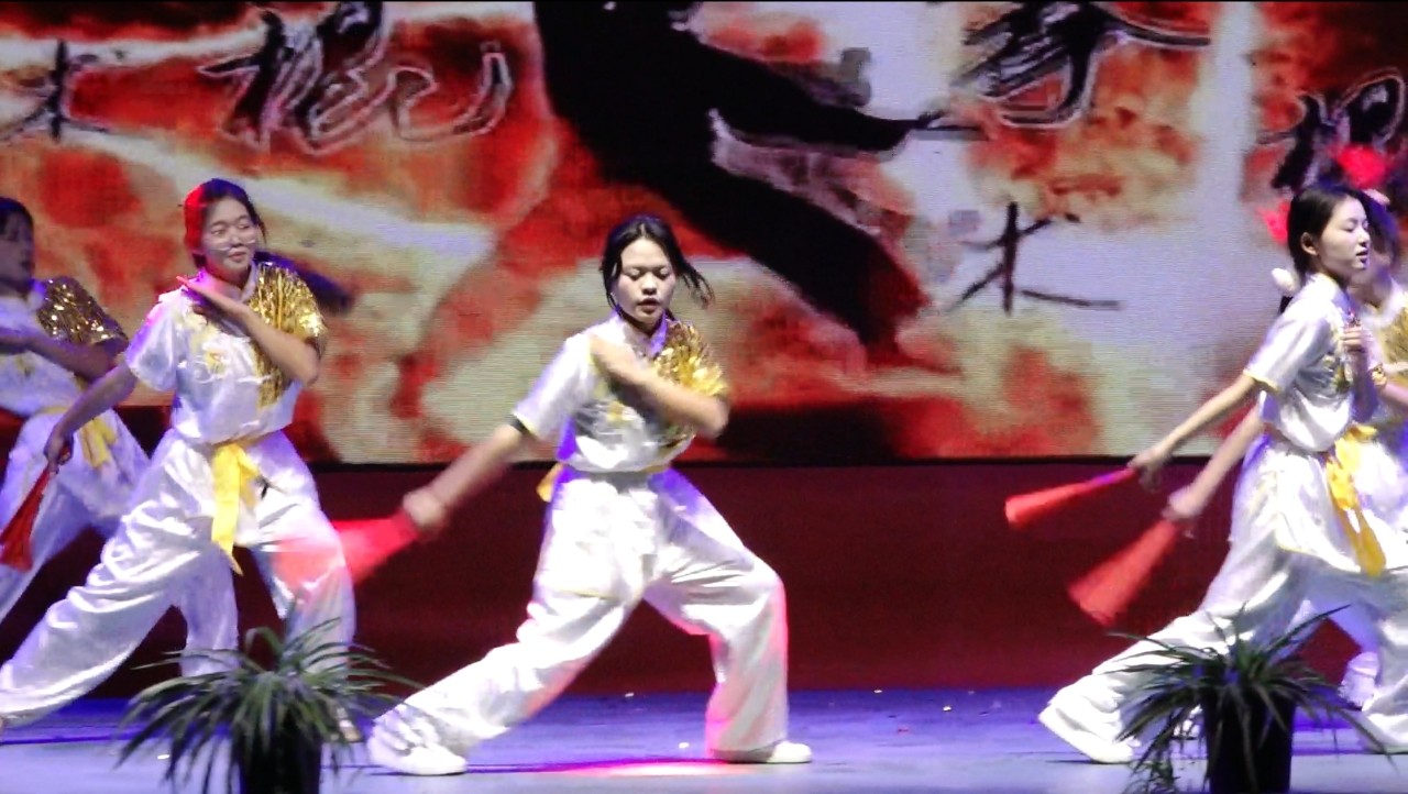 匠心筑夢(mèng)，藝彩飛揚(yáng)