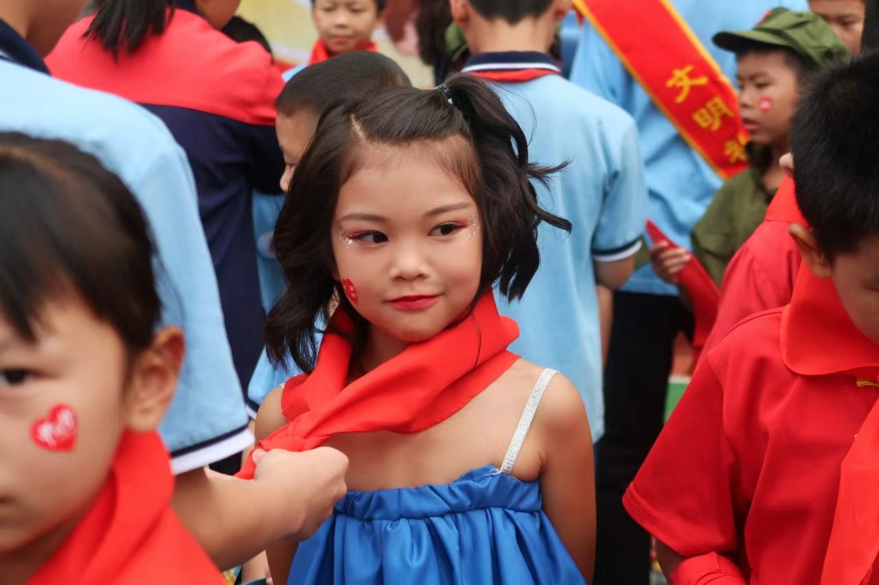 紅領(lǐng)巾新綻北塔園，87名少年許下強(qiáng)國(guó)誓言