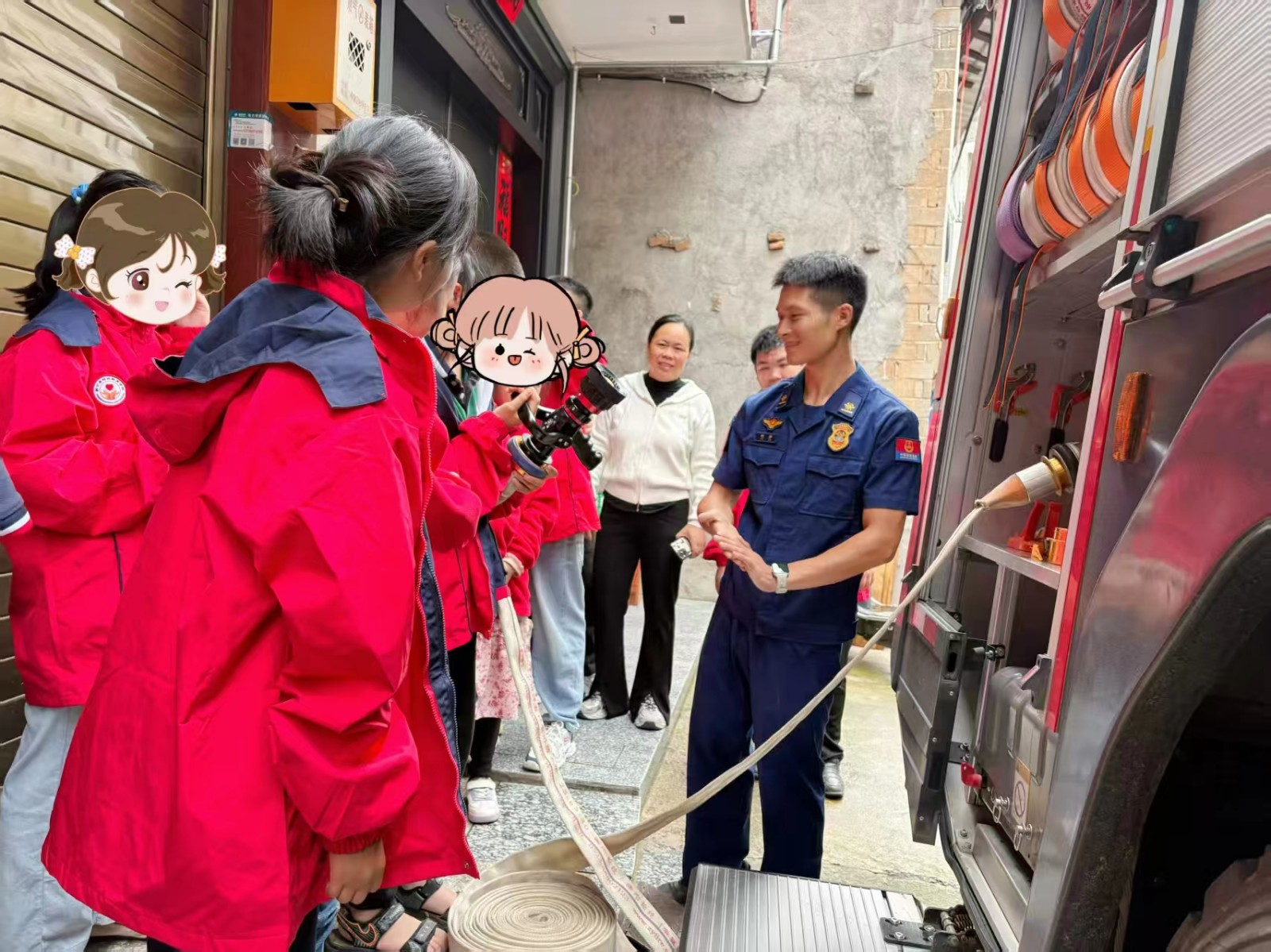 新寧縣特殊教育學(xué)校開(kāi)展“情暖童心，守護(hù)成長(zhǎng)”六一活動(dòng)