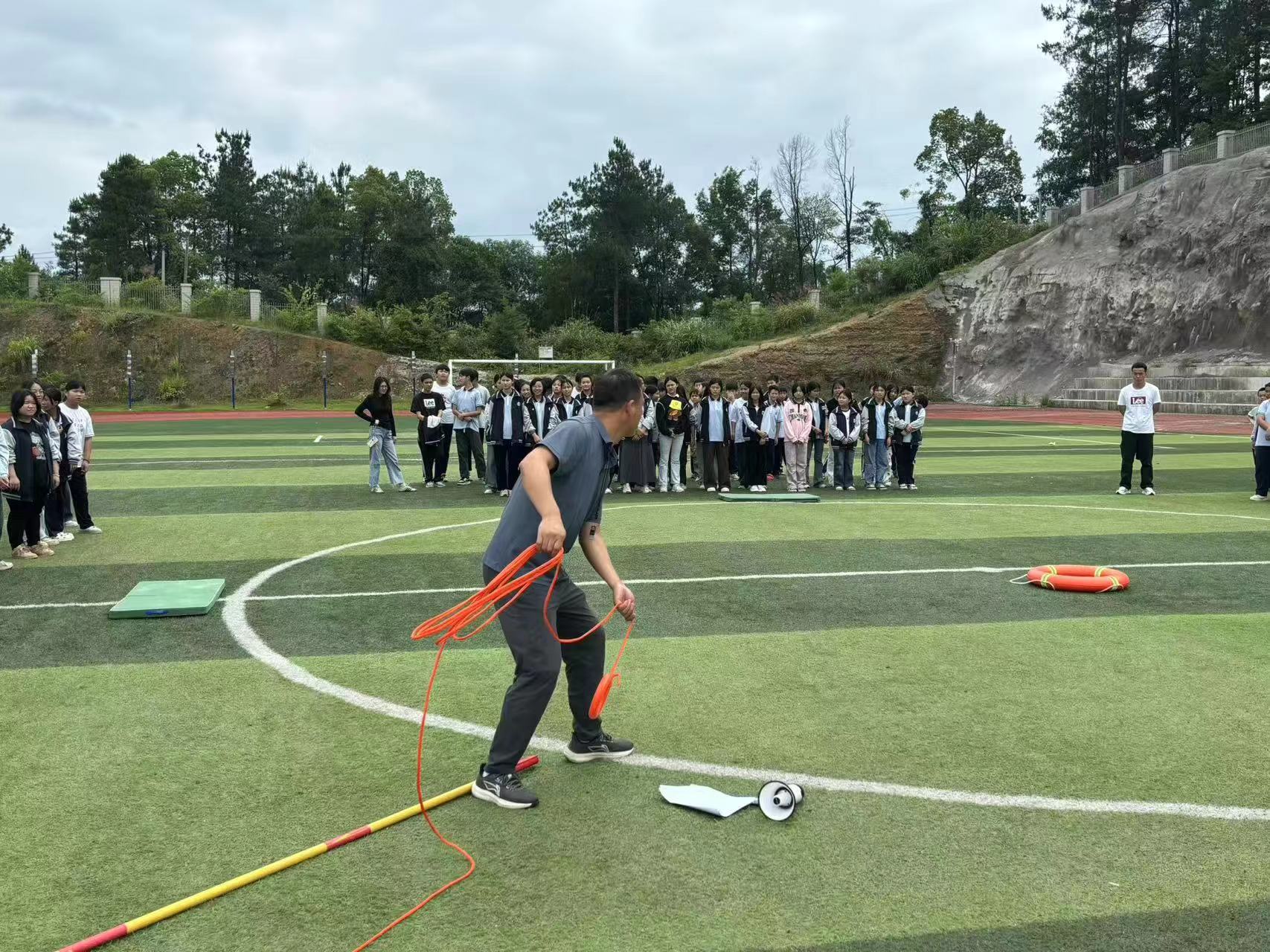 筑牢生命防線   共護(hù)夏季安全