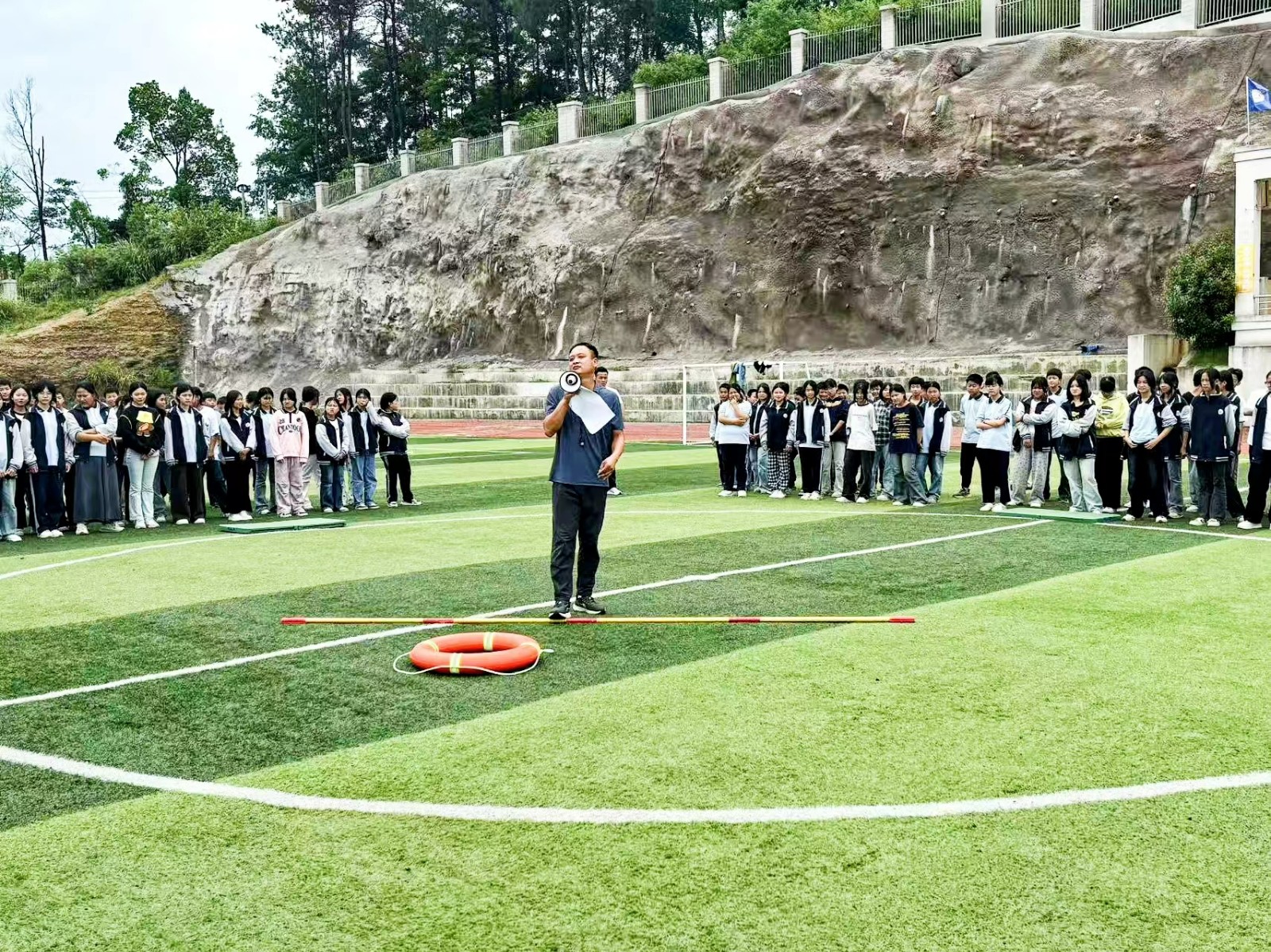 筑牢生命防線   共護(hù)夏季安全