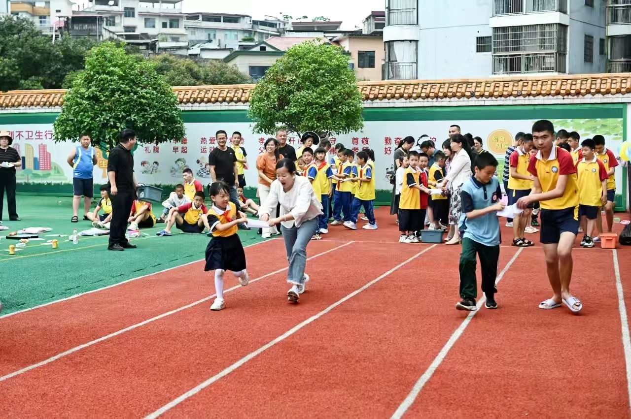 洞口縣特殊教育學(xué)校舉辦2025年普特融合共慶六一兒童節(jié)暨端午節(jié)活動(dòng)