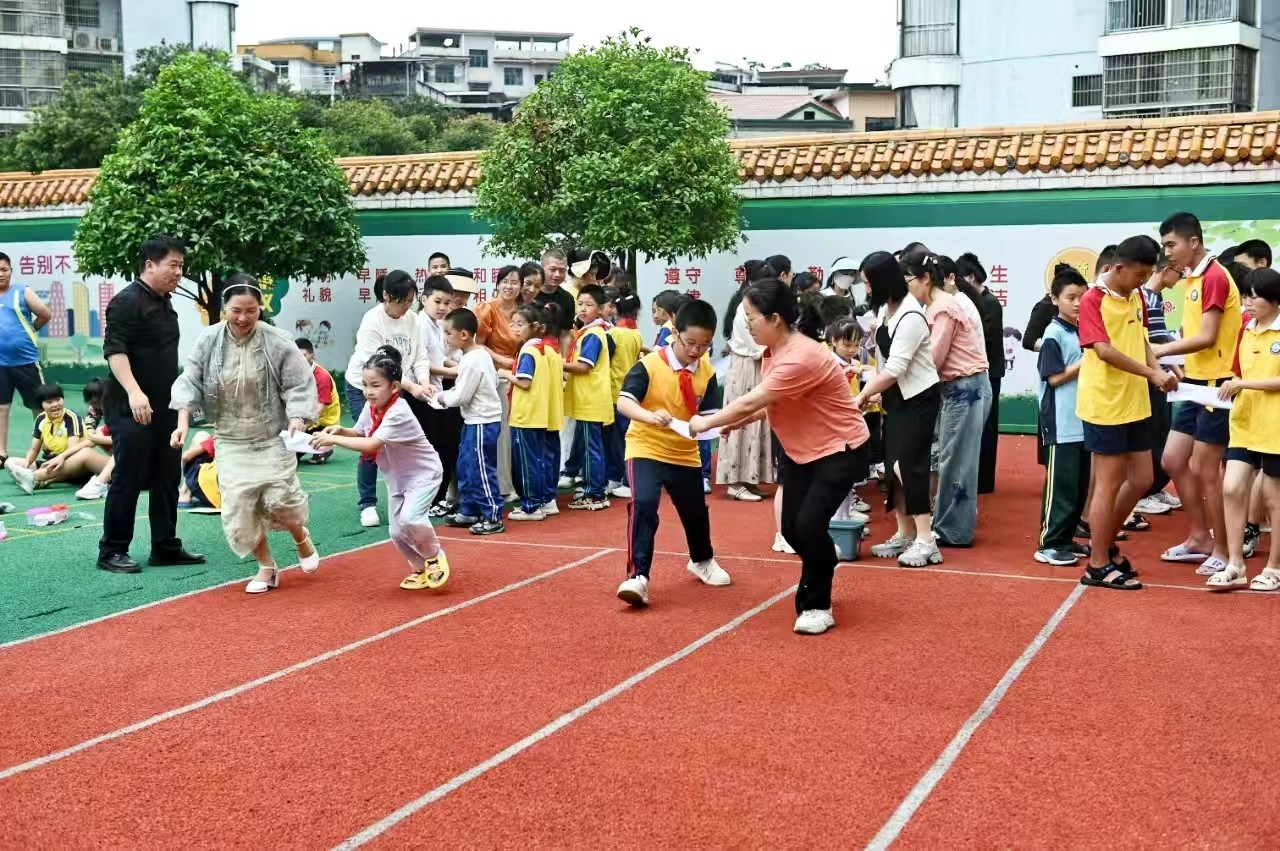 洞口縣特殊教育學(xué)校舉辦2025年普特融合共慶六一兒童節(jié)暨端午節(jié)活動(dòng)