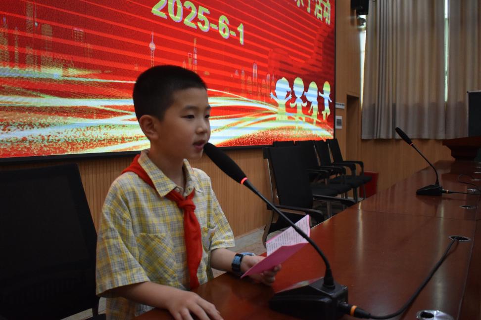 隆回二中舉辦“六一童心飛揚(yáng)，二中快樂(lè)起航”親子活動(dòng)