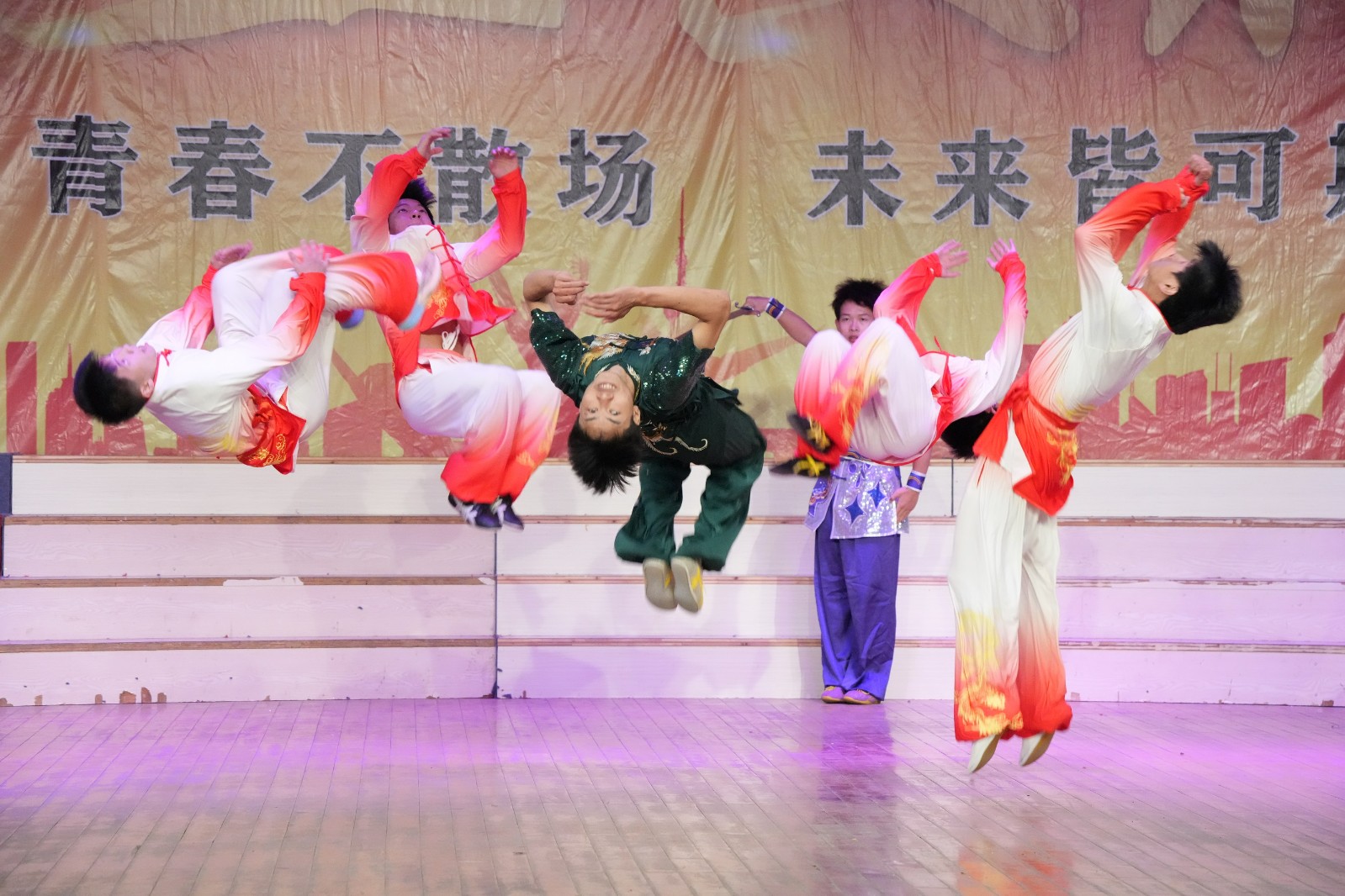 隆回二中舉行高三畢業(yè)典禮