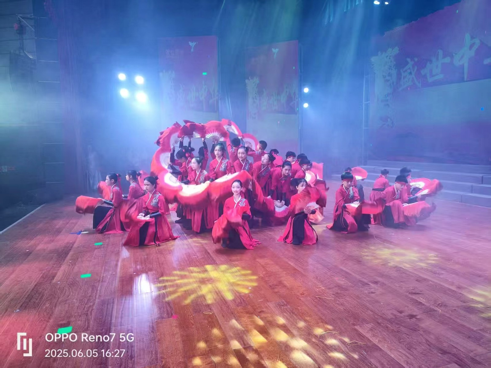 塘渡口第一完全小學(xué)成功舉辦“花開(kāi)新時(shí)代，童心筑未來(lái)”校園文化藝術(shù)節(jié)優(yōu)秀節(jié)目展演