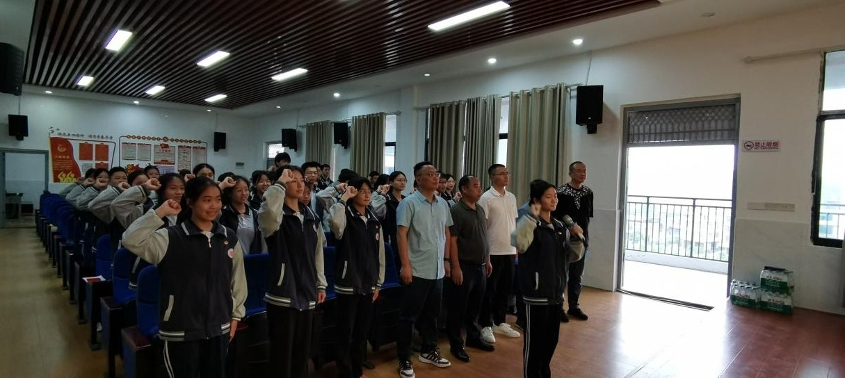 不忘初心跟黨走