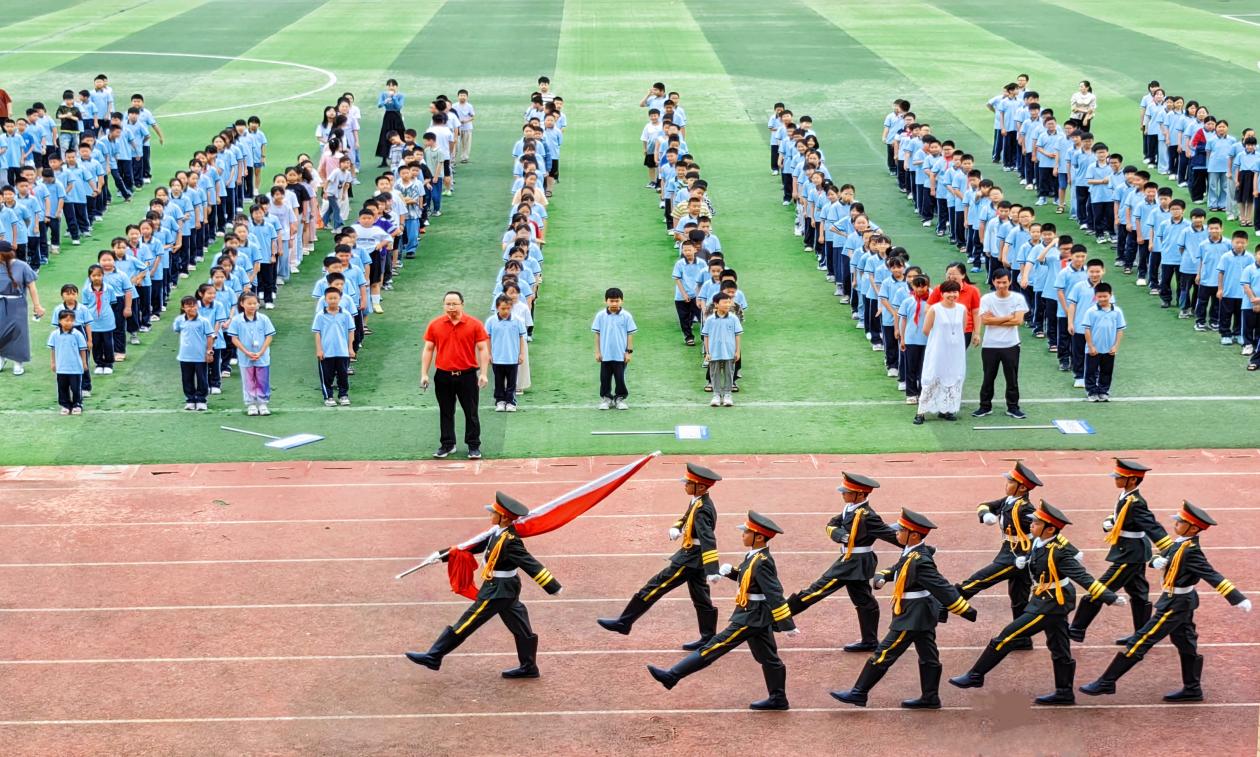 “探秘小學(xué)·快樂銜接”