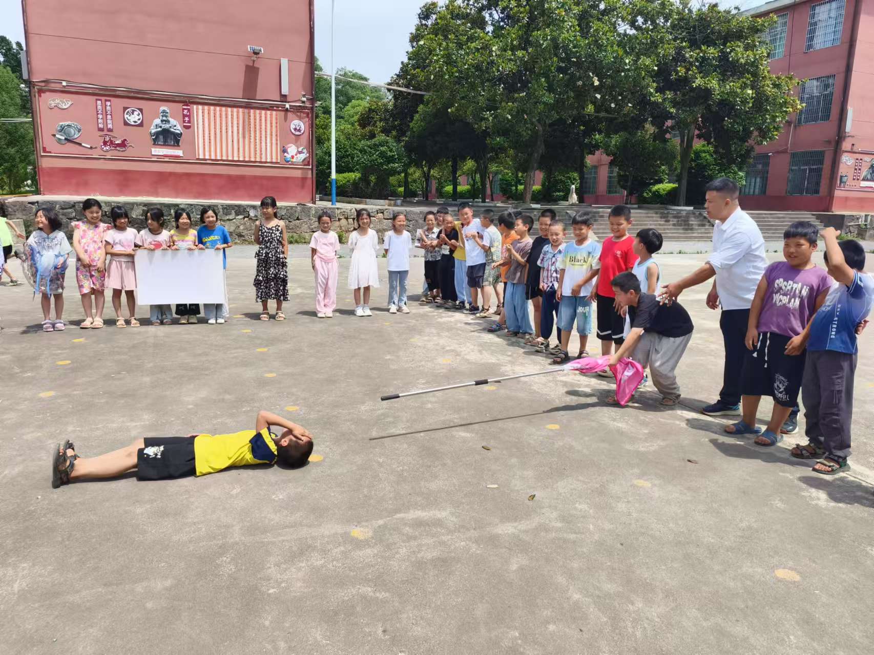 “以演筑防，以練為戰(zhàn)”防溺水安全應(yīng)急演練