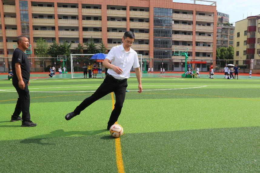 邵東市首屆小學(xué)生男子足球聯(lián)賽開(kāi)賽，邵東校園足球邁向新的里程碑