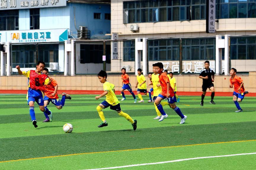 邵東市首屆小學(xué)生男子足球聯(lián)賽開(kāi)賽，邵東校園足球邁向新的里程碑