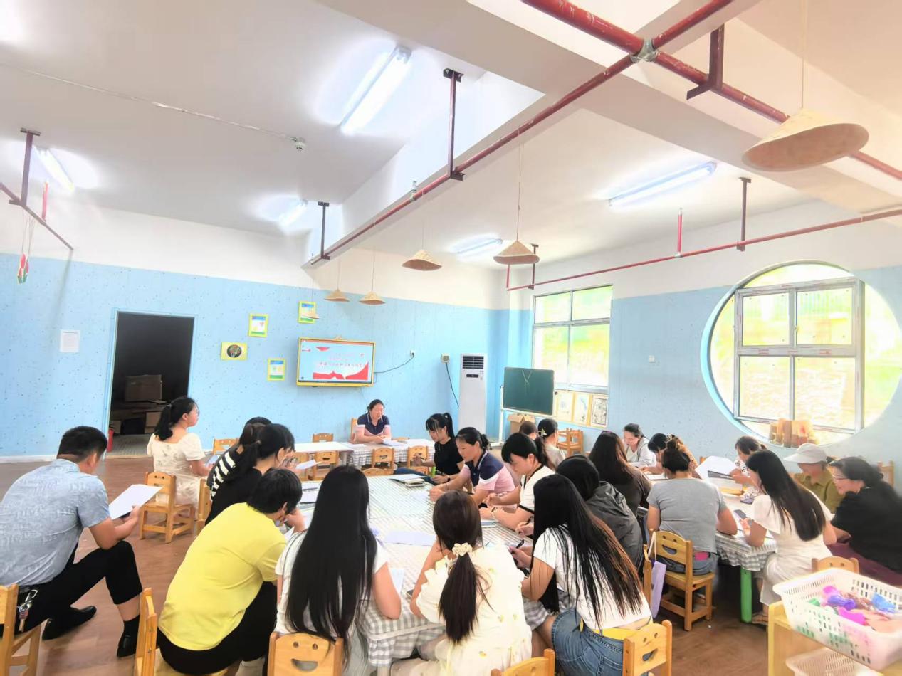 下花橋鎮(zhèn)中心幼兒園 開展學(xué)前教育宣傳月及幼小銜接活動(dòng)紀(jì)實(shí)