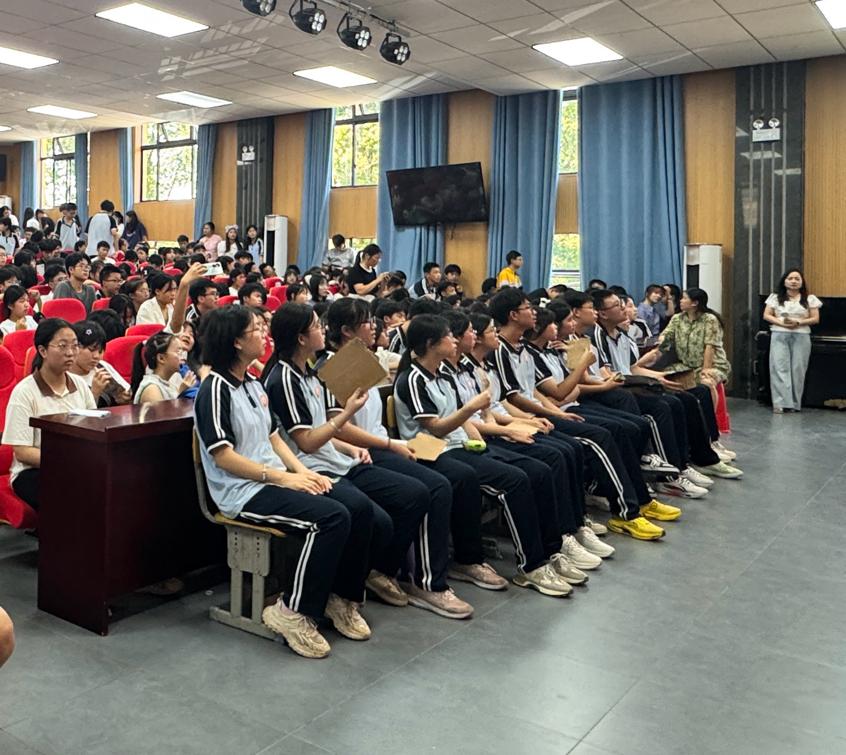 玉田中學(xué)舉行2025屆畢業(yè)典禮