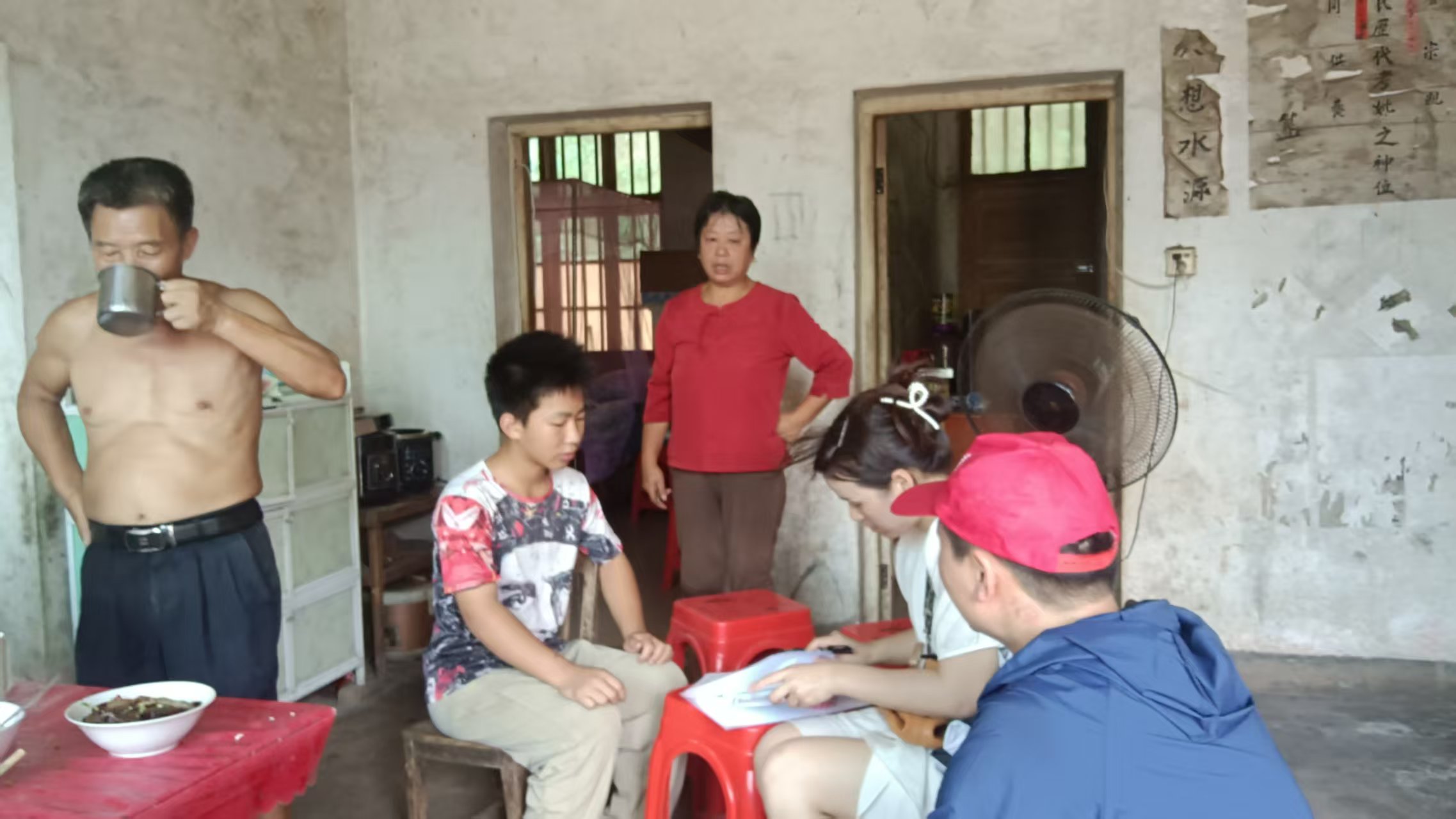 梽木山中學(xué)教師暑期家訪全覆蓋 筑牢學(xué)生安全防線