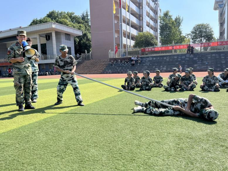 隆回二中：筑牢安全防線，守護(hù)青春生命