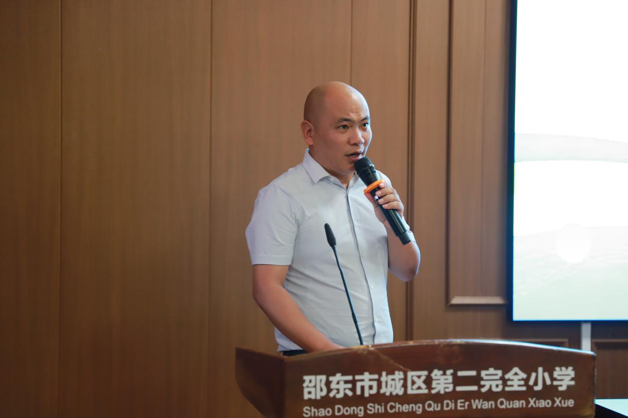 城區(qū)二小召開秋季新學(xué)期開學(xué)工作會(huì)議：凝心聚力啟新程！