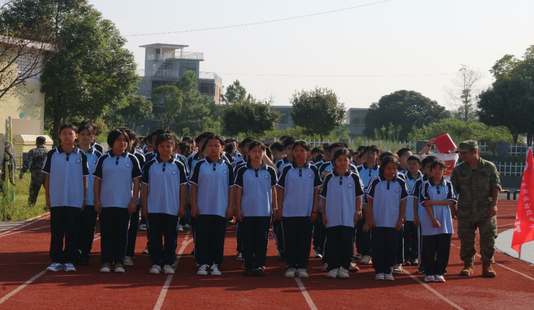 下花橋鎮(zhèn)中學(xué)開展 “9.3” 閱兵觀看活動厚植師生愛國情懷