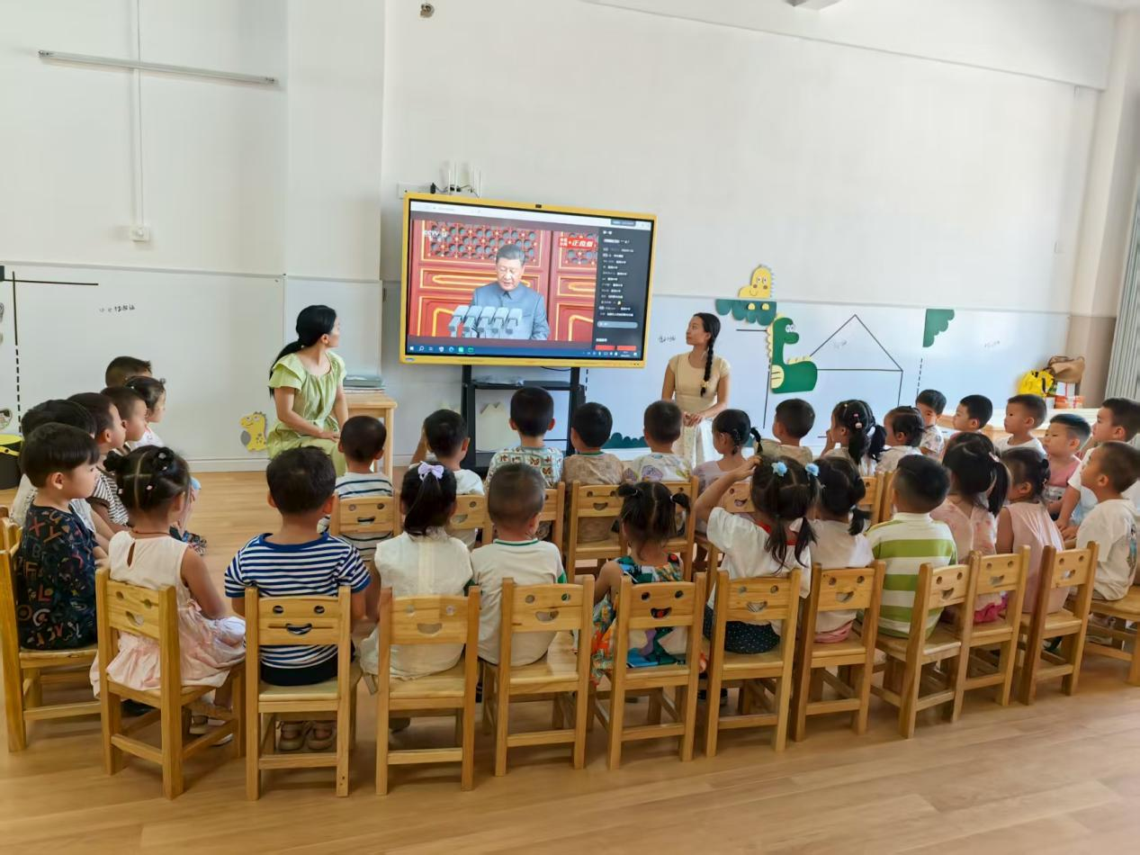 童心向軍魂  共筑強(qiáng)國(guó)夢(mèng)