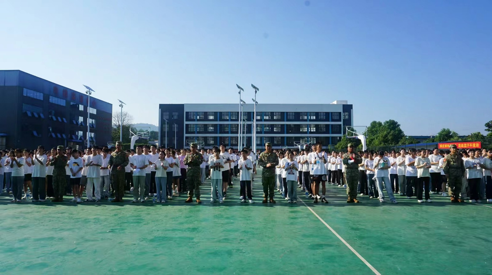 熱血軍訓(xùn)，淬煉意志