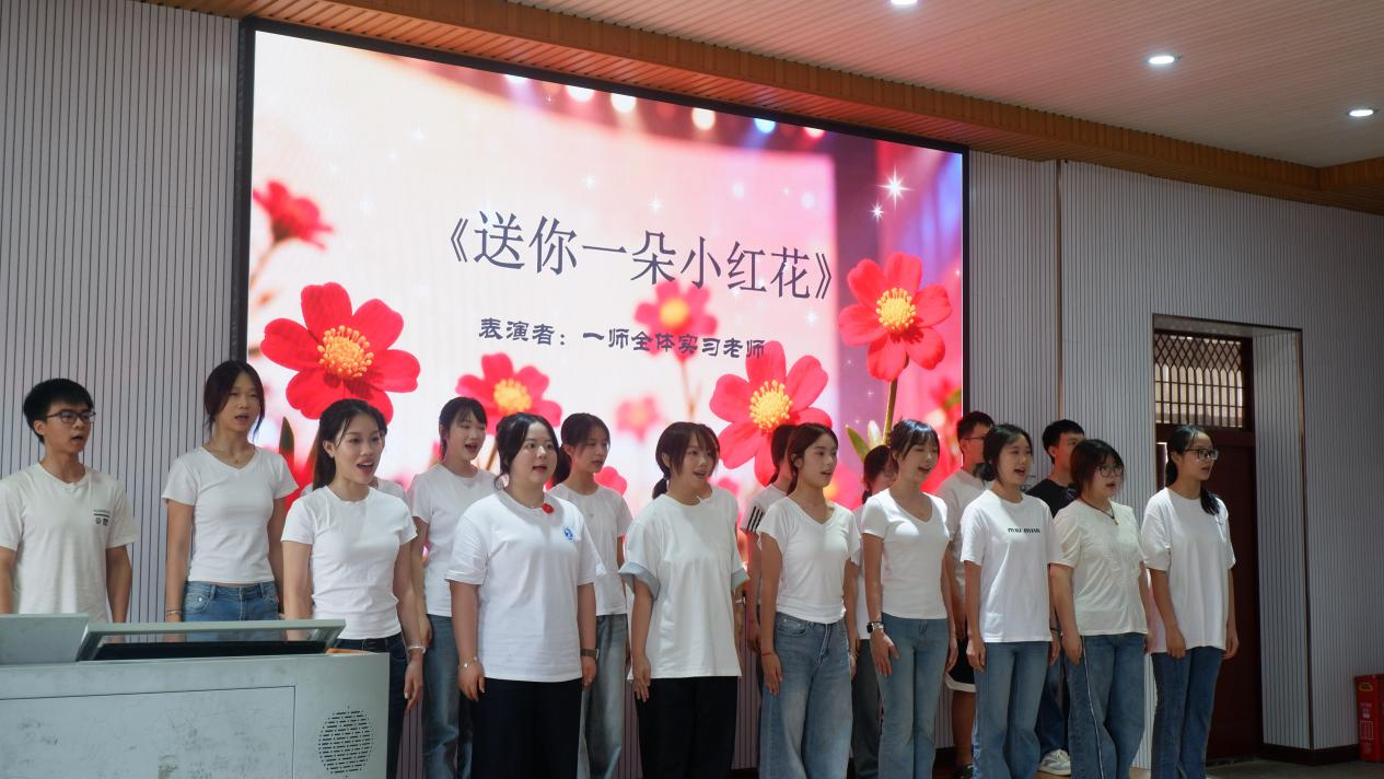 師節(jié)逢新篇 寄語助成長