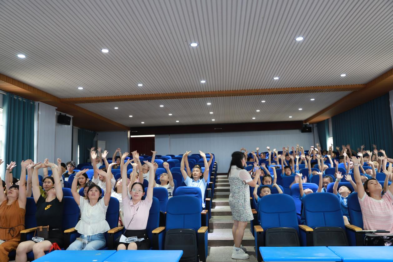 城區(qū)二小一年級(jí)行為習(xí)慣研討活動(dòng)溫情舉辦