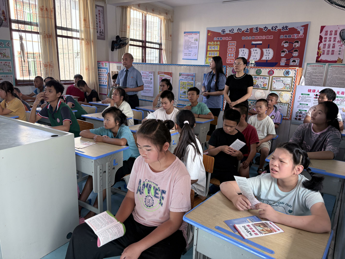 法制護(hù)航，安全成長