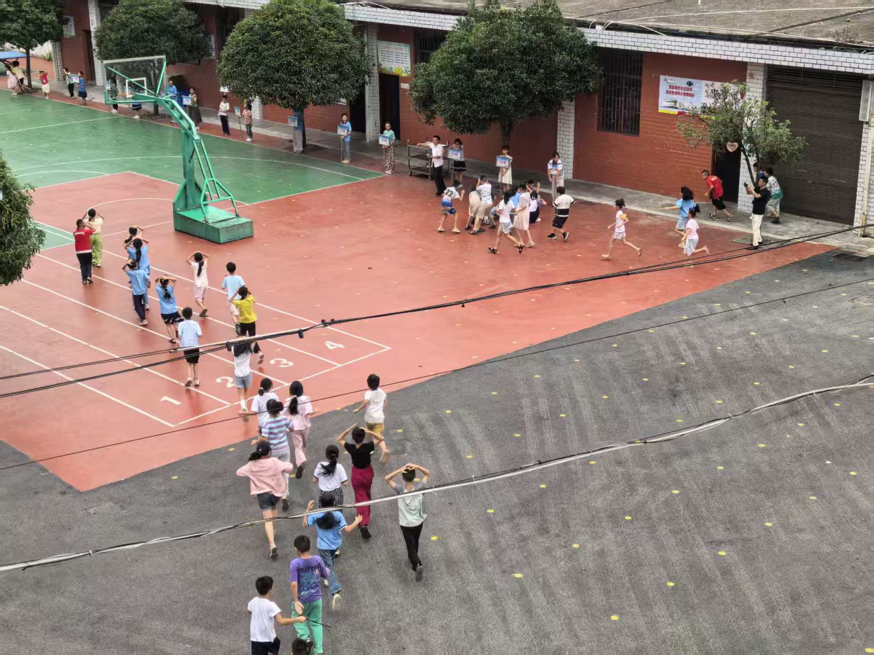 北塔區(qū)狀元教育集團(tuán)北塔小學(xué)開(kāi)展秋季緊急疏散演練 筑牢校園安全防線(xiàn)