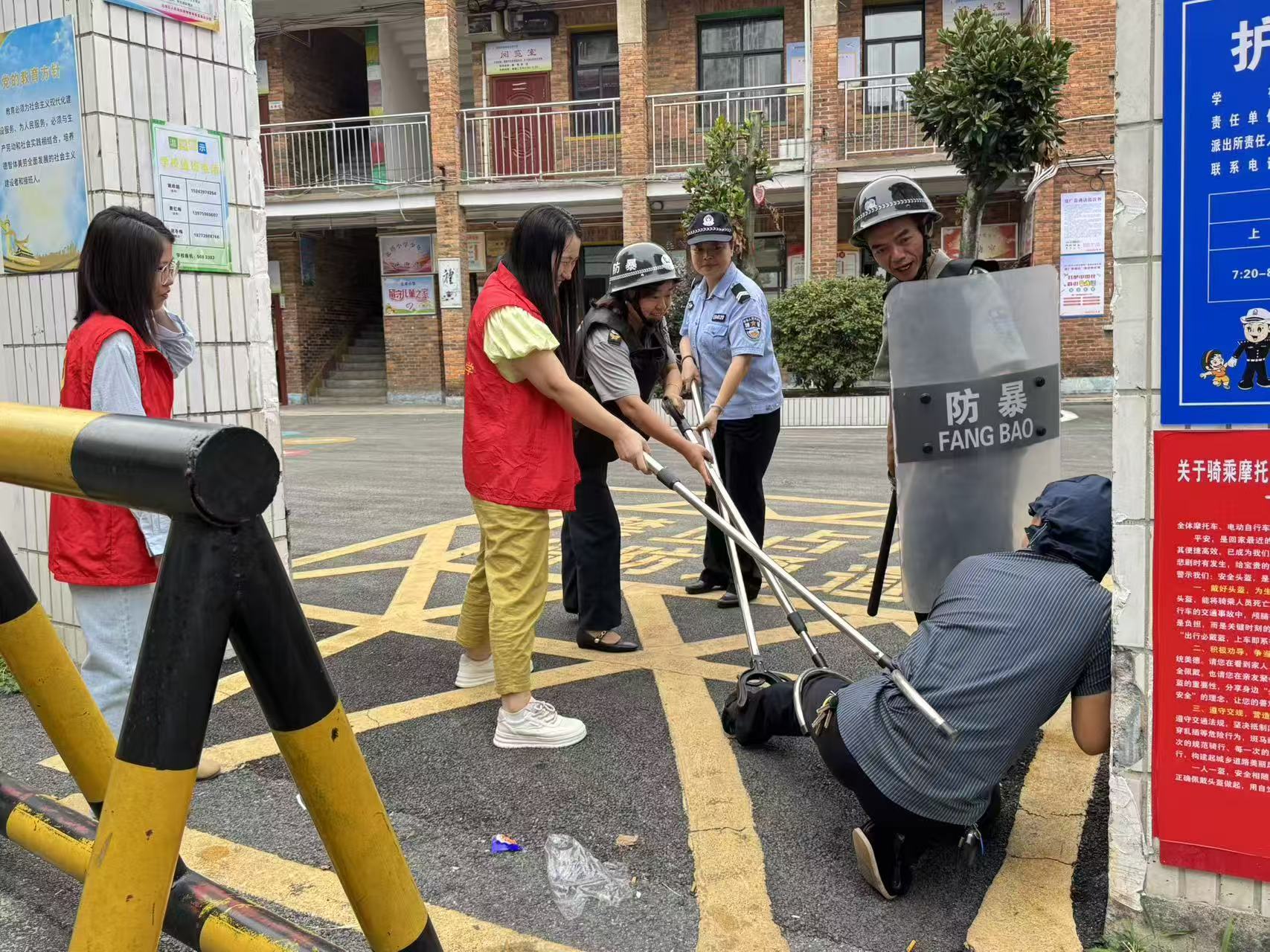 警校聯(lián)動(dòng)筑防線(xiàn) 平安校園共守護(hù)