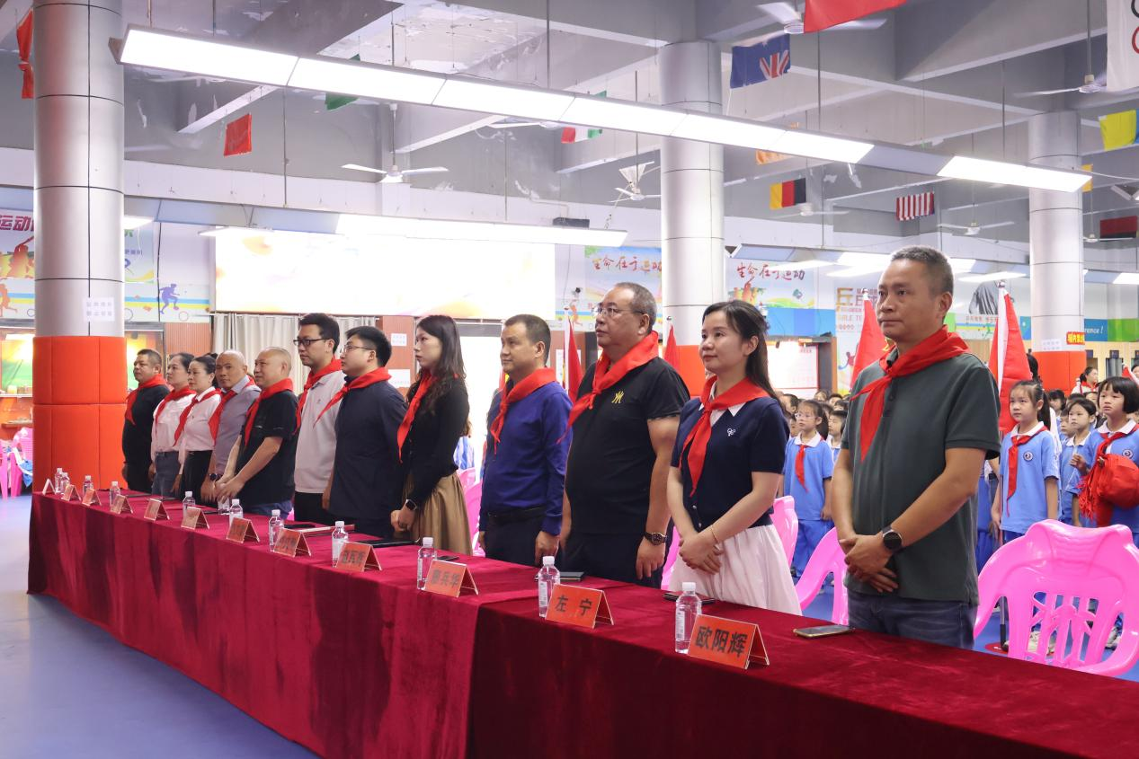 城區(qū)二小隆重舉行2025年少先隊(duì)建隊(duì)日暨新隊(duì)員入隊(duì)儀式：強(qiáng)國(guó)復(fù)興有我，爭(zhēng)當(dāng)新時(shí)代好少年