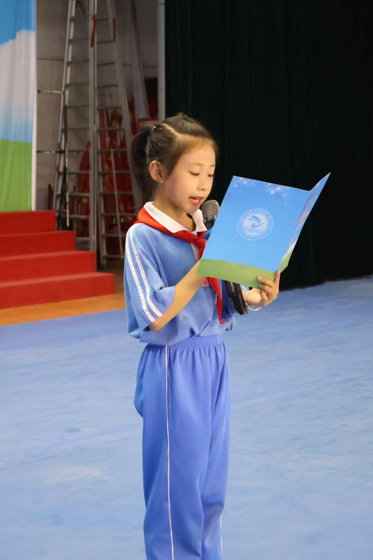 城區(qū)二小隆重舉行2025年少先隊(duì)建隊(duì)日暨新隊(duì)員入隊(duì)儀式：強(qiáng)國(guó)復(fù)興有我，爭(zhēng)當(dāng)新時(shí)代好少年