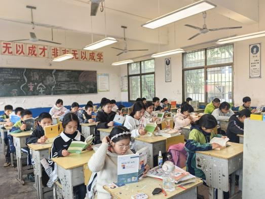 “悅”讀賦能成長 書香浸潤校園