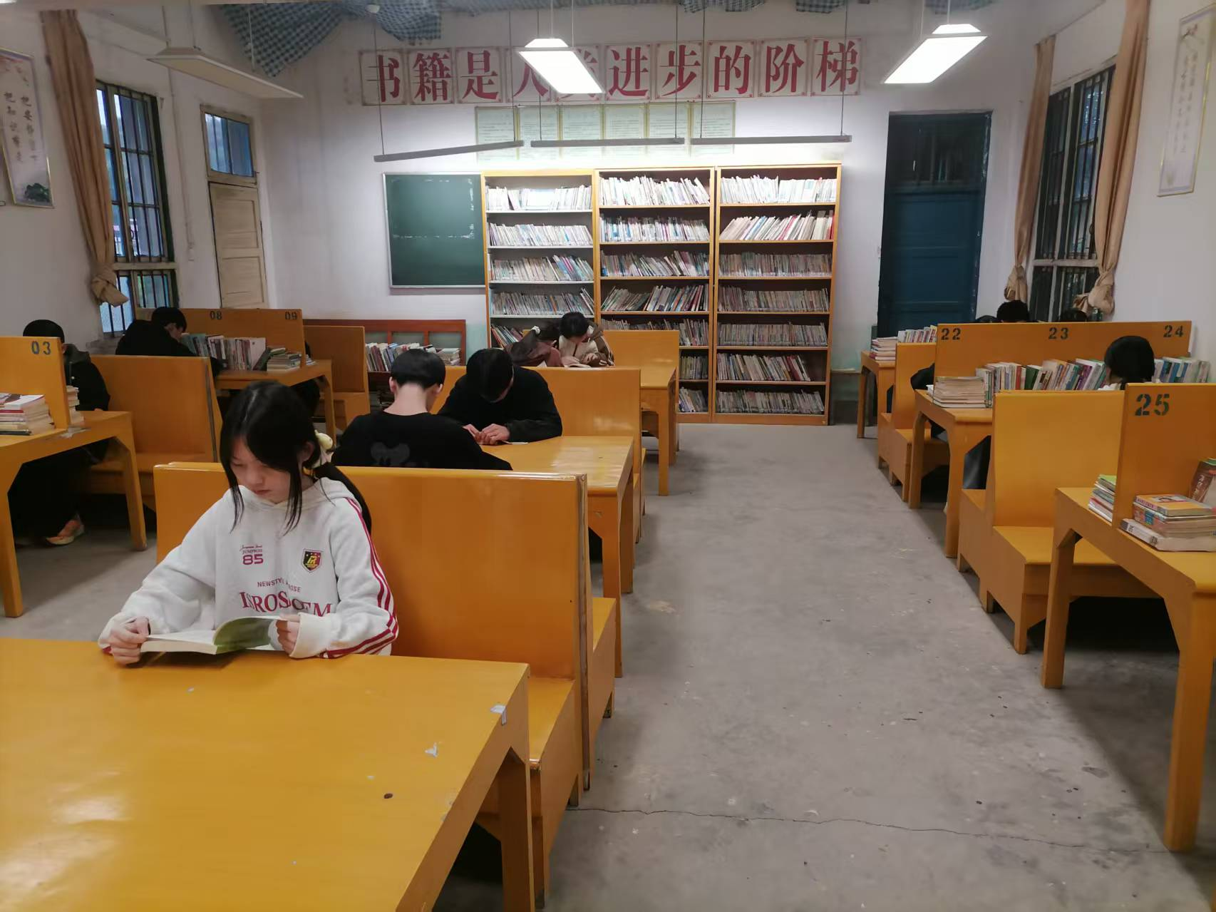 “悅”讀賦能成長 書香浸潤校園