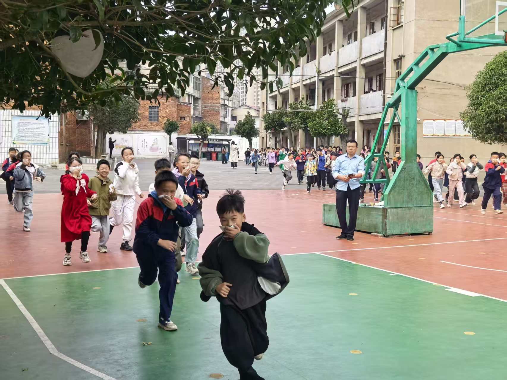 北塔小學(xué)“演練+培訓(xùn)”雙輪驅(qū)動(dòng) 筑牢校園消防安全屏障