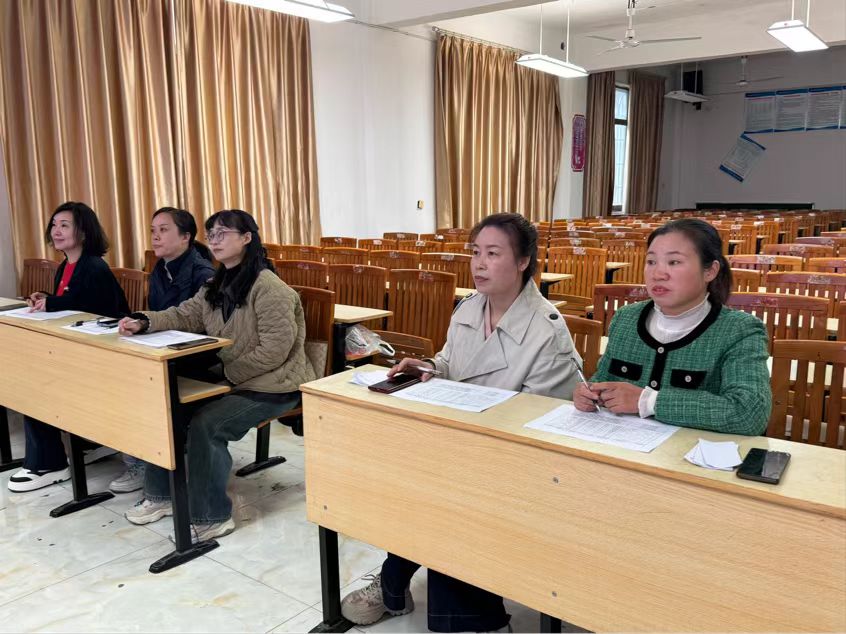 童言英語繹古今 多彩童心繪寶慶