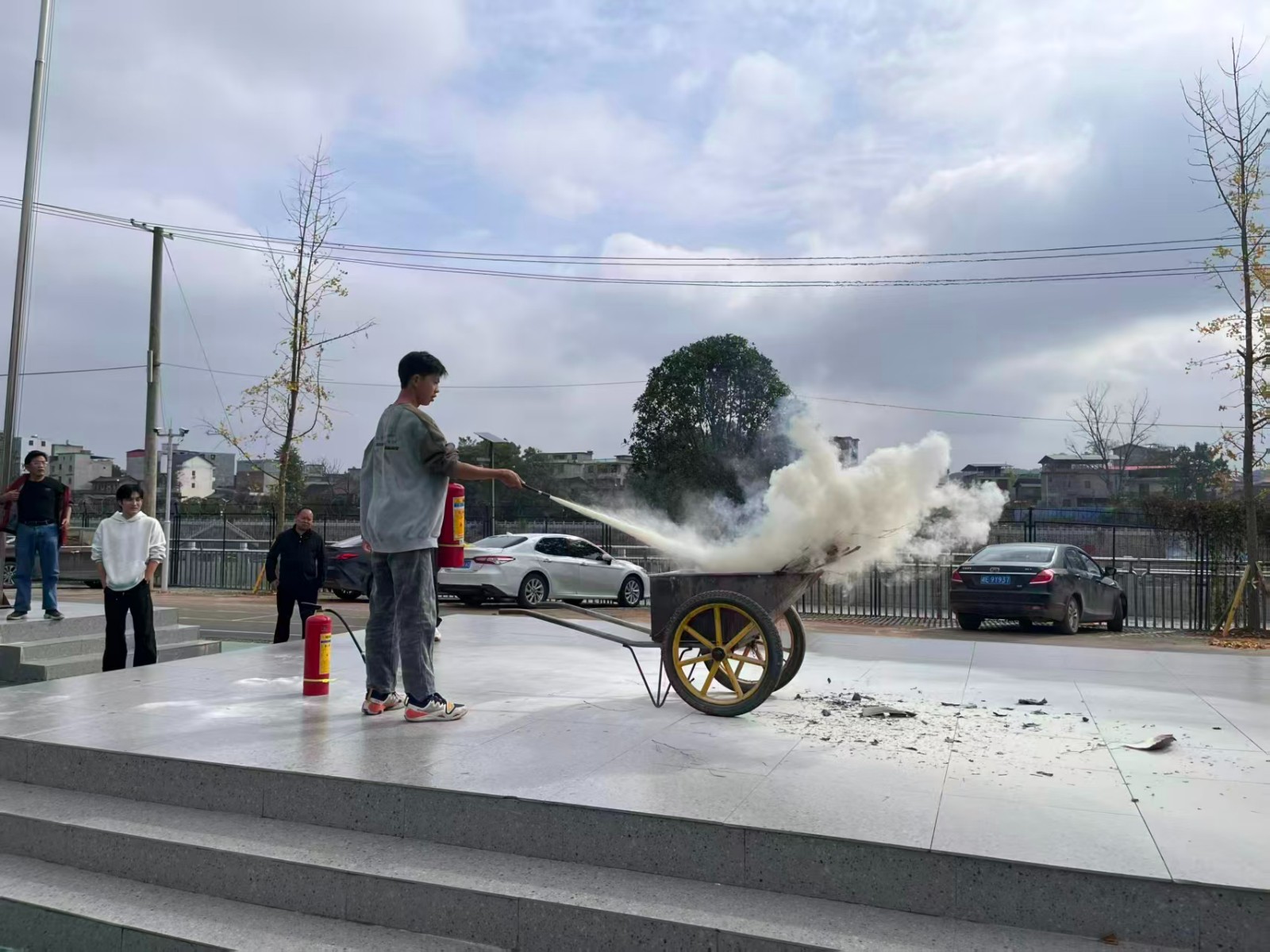 居安思危，防患未“燃”