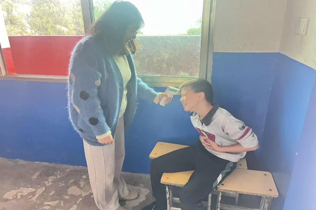 萬塘鄉(xiāng)白馬田中心小學開展食品安全應(yīng)急演練